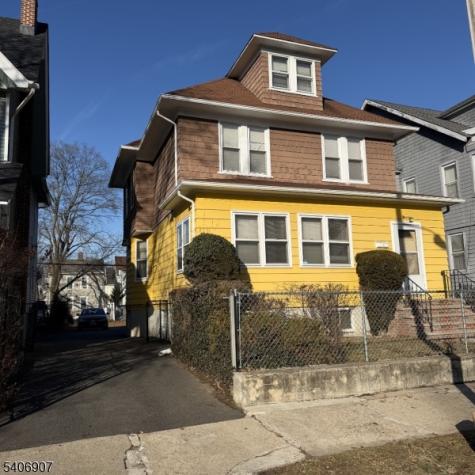 63 Sunnyside Terrace East Orange NJ 07018