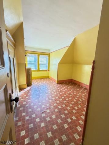 63 Sunnyside Terrace East Orange NJ 07018