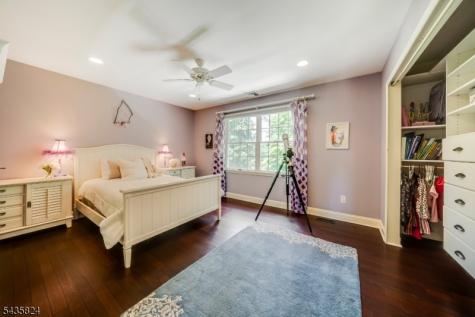 15 Ammerman Way Chester NJ 07930