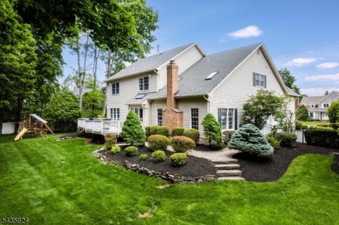 15 Ammerman Way Chester NJ 07930