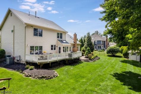 15 Ammerman Way Chester NJ 07930