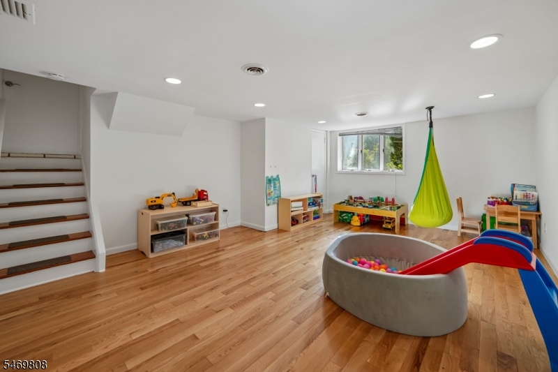 38 W Lawn Road Livingston NJ 07039