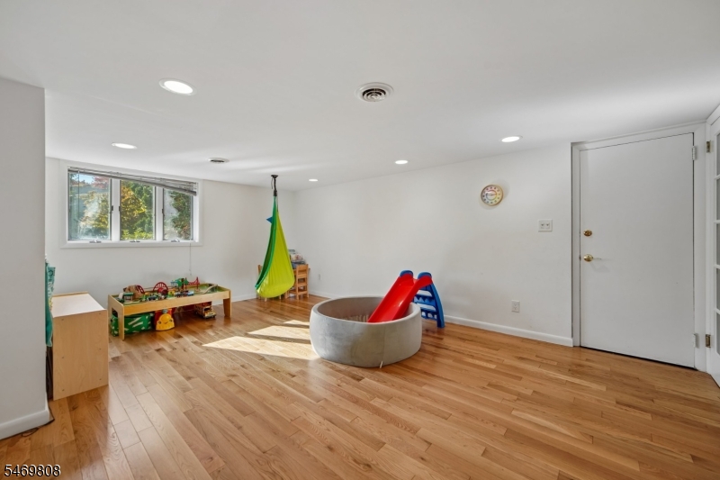 38 W Lawn Road Livingston NJ 07039