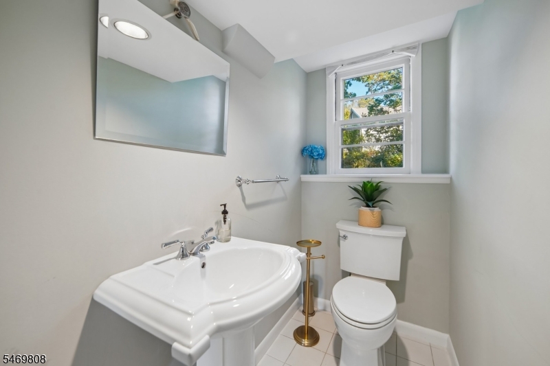 38 W Lawn Road Livingston NJ 07039