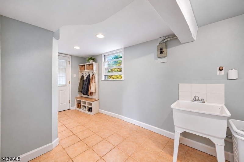 38 W Lawn Road Livingston NJ 07039