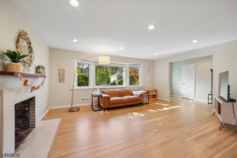 38 W Lawn Road Livingston NJ 07039