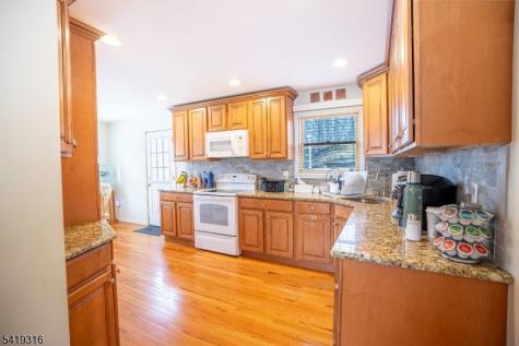 2 Lilac Road Jefferson NJ 07849