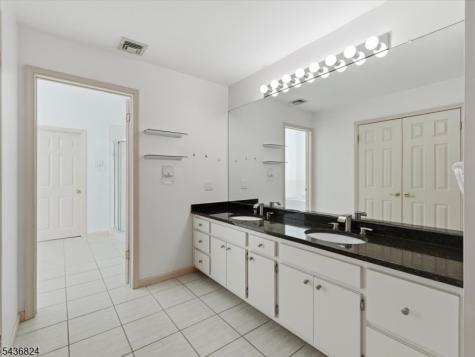 1079 Hoffman Road Bridgewater NJ 08807