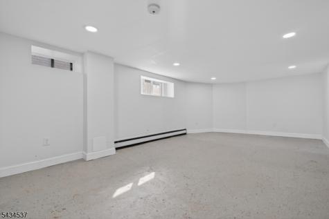 182 N Maple Avenue East Orange NJ 07017