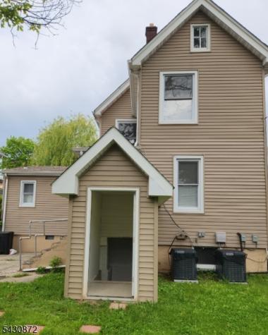 132 Eppirt Street East Orange NJ 07018