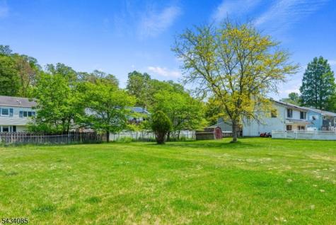 11 Tobyhanna Trail Hopatcong NJ 07843