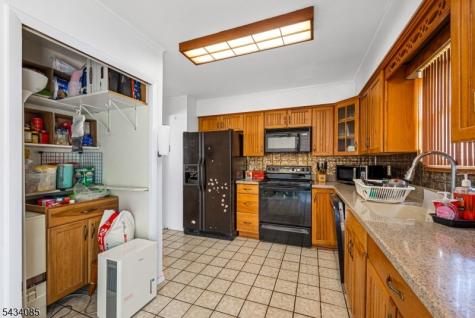 11 Tobyhanna Trail Hopatcong NJ 07843