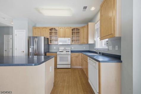 56 Kensington Circle White NJ 07823