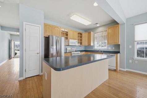 56 Kensington Circle White NJ 07823