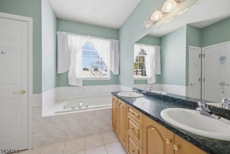 56 Kensington Circle White NJ 07823