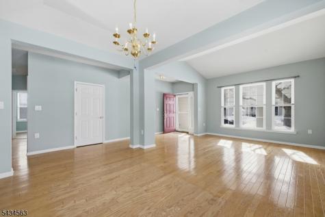56 Kensington Circle White NJ 07823