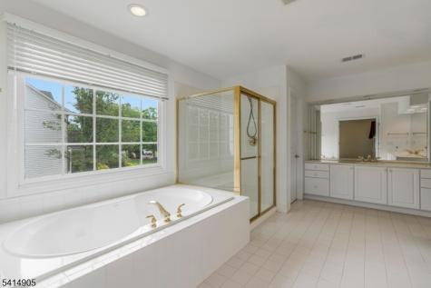 12 Warren Avenue Green Brook NJ 08812