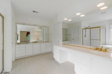 12 Warren Avenue Green Brook NJ 08812