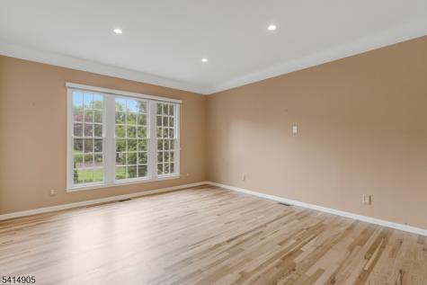 12 Warren Avenue Green Brook NJ 08812