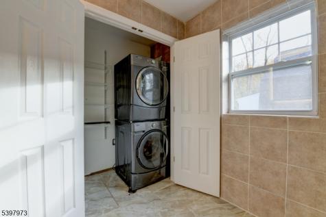 105 Battle Hill Avenue Springfield NJ 07081
