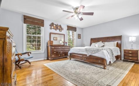 13 Wilson Way Raritan NJ 08551