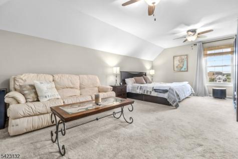 13 Wilson Way Raritan NJ 08551