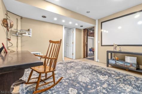 13 Wilson Way Raritan NJ 08551