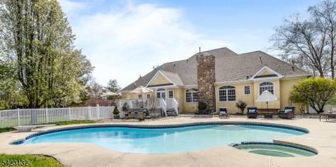 13 Wilson Way Raritan NJ 08551