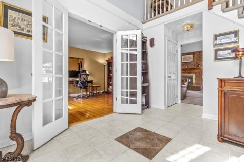 13 Wilson Way Raritan NJ 08551