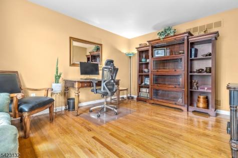 13 Wilson Way Raritan NJ 08551