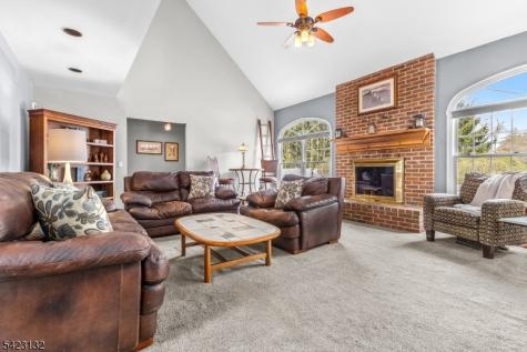 13 Wilson Way Raritan NJ 08551