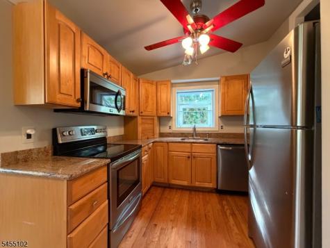 7 Cottage Avenue Roxbury NJ 07850
