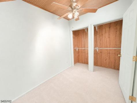 7 Cottage Avenue Roxbury NJ 07850