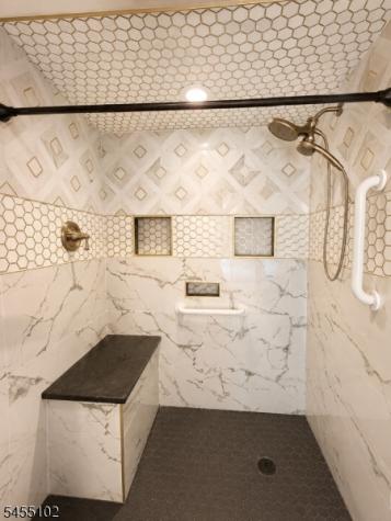 7 Cottage Avenue Roxbury NJ 07850