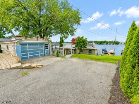 7 Cottage Avenue Roxbury NJ 07850