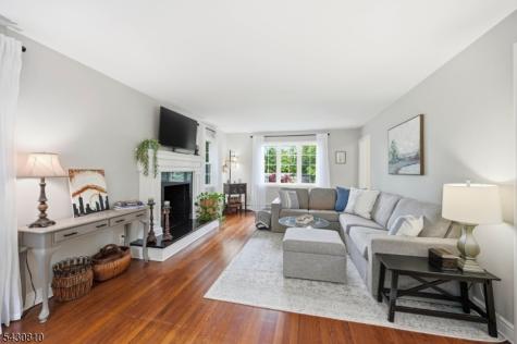 118 Manito Avenue Oakland NJ 07436