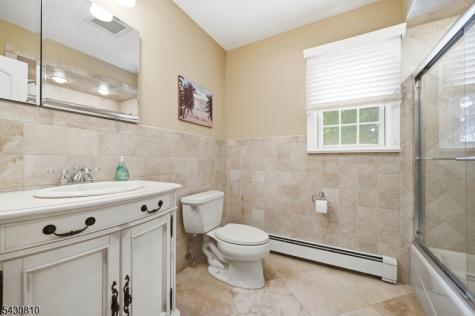 118 Manito Avenue Oakland NJ 07436