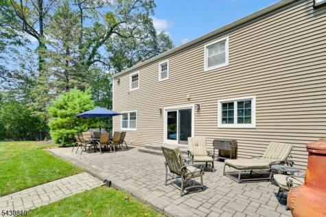 118 Manito Avenue Oakland NJ 07436