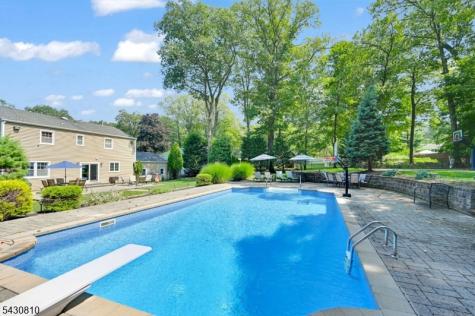 118 Manito Avenue Oakland NJ 07436