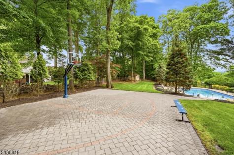 118 Manito Avenue Oakland NJ 07436