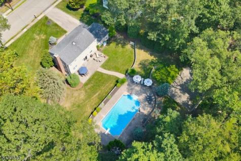 118 Manito Avenue Oakland NJ 07436