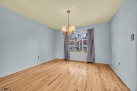 25 Greenwich Road Edison NJ 08820