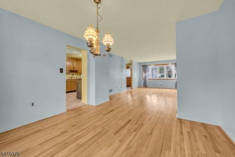 25 Greenwich Road Edison NJ 08820