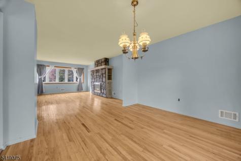 25 Greenwich Road Edison NJ 08820