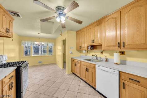 25 Greenwich Road Edison NJ 08820