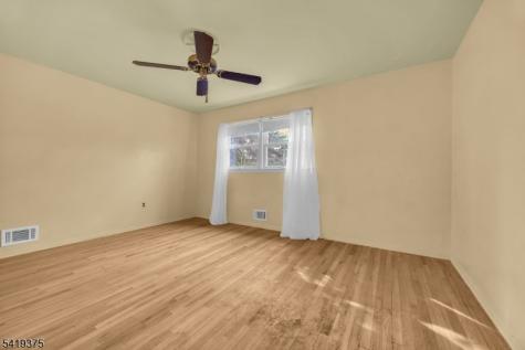25 Greenwich Road Edison NJ 08820