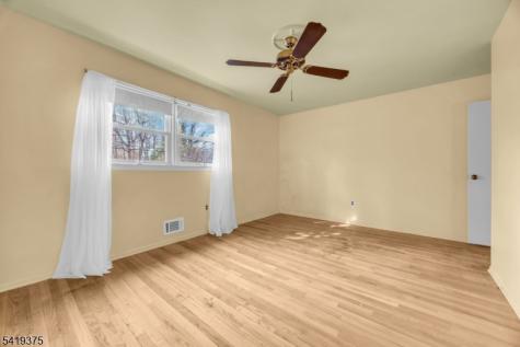 25 Greenwich Road Edison NJ 08820