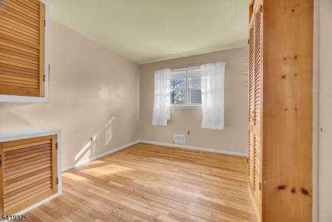 25 Greenwich Road Edison NJ 08820