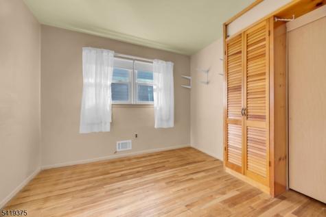 25 Greenwich Road Edison NJ 08820