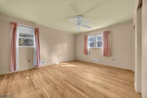 25 Greenwich Road Edison NJ 08820